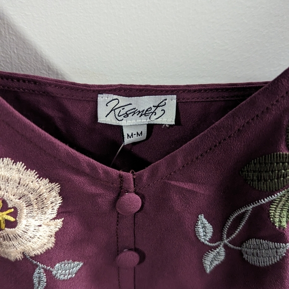 Kismet Floral Embroidered Camisole - Picture 3 of 3